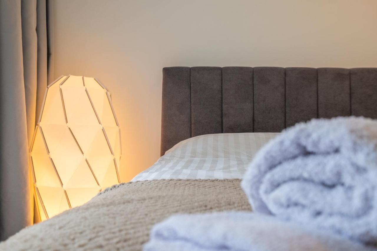 Julie'S Sunny Cozy Apartment With Balcony ソフィア エクステリア 写真