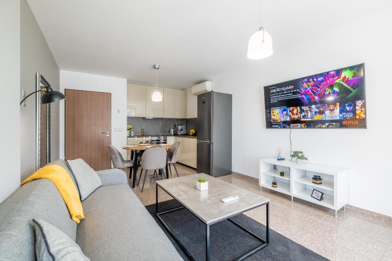 Julie'S Sunny Cozy Apartment With Balcony ソフィア エクステリア 写真